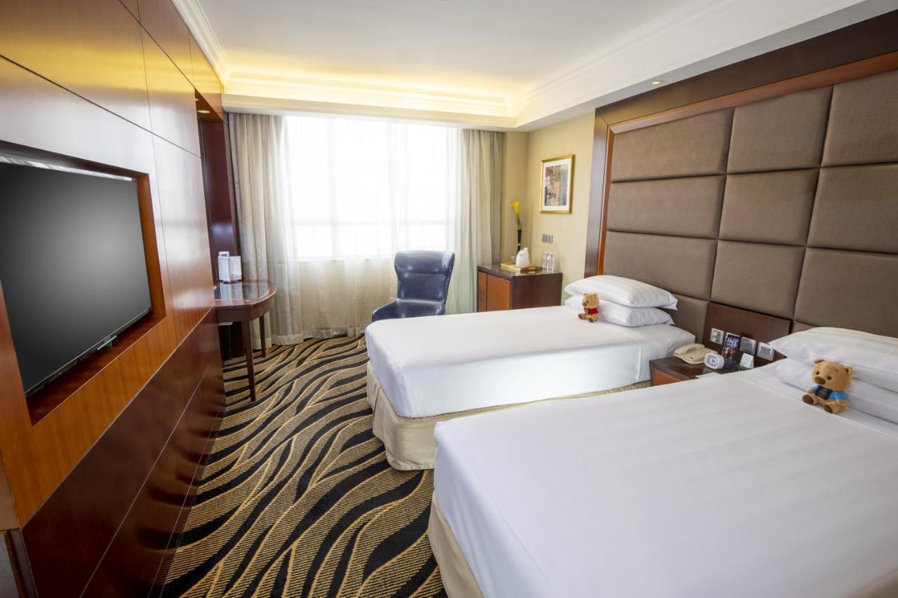 Metropark Kowloon Hotel 4*